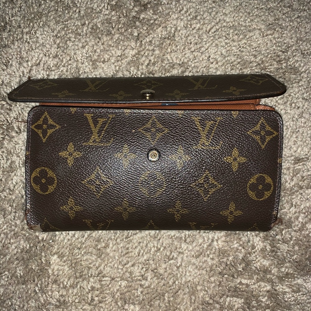 Louis Vuitton International Long Trifold Wallet